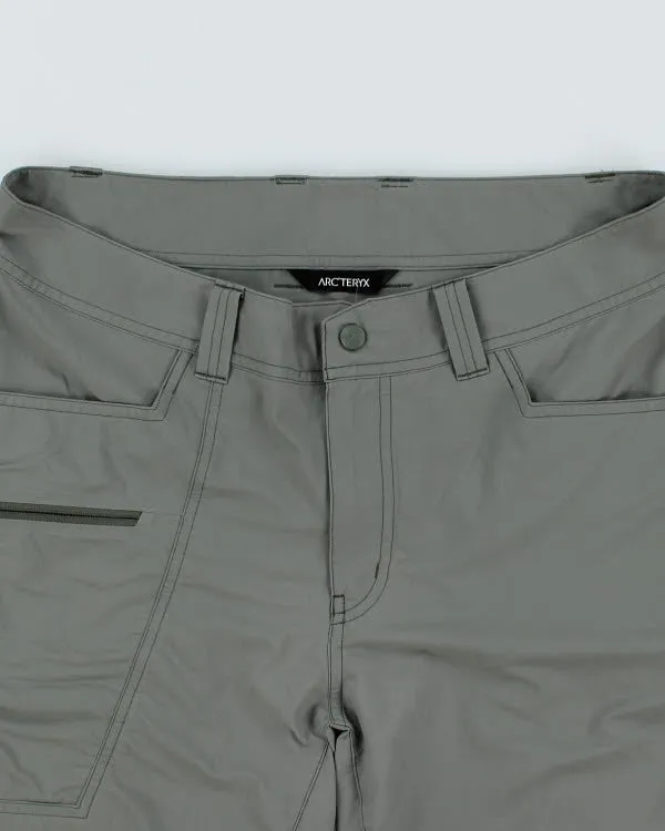 Arc'teryx Hiking Cargo Shorts - W32 L11 sold by Rokit product image thumbnail 3
