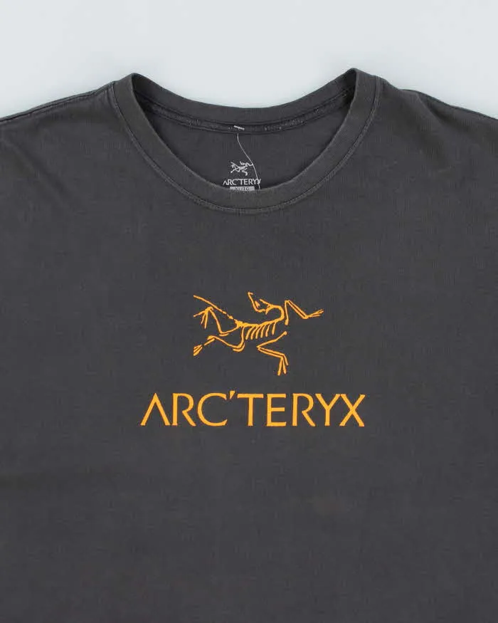 Vintage Arc'teryx Centre Logo T-Shirt - XL sold by Rokit product image thumbnail 3
