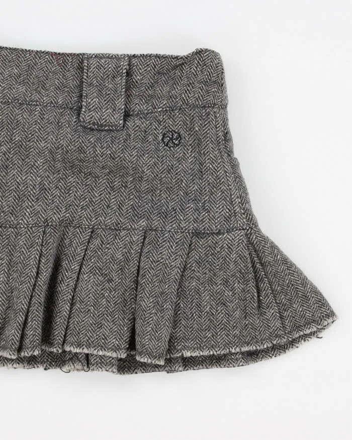 Y2k 00s Grey Pleated Mini Skirt - S sold by Rokit product image thumbnail 4
