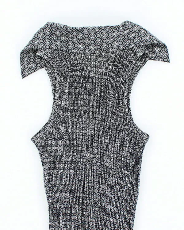 Y2k 00s Jessica Plisse Sleeveless Shirt - M sold by Rokit product image thumbnail 4