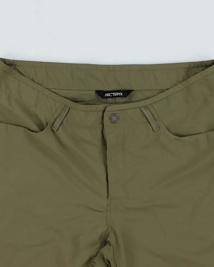 Vintage Arc'teryx Casual Lightweight Shorts - W30 L11 sold by Rokit product image thumbnail 3