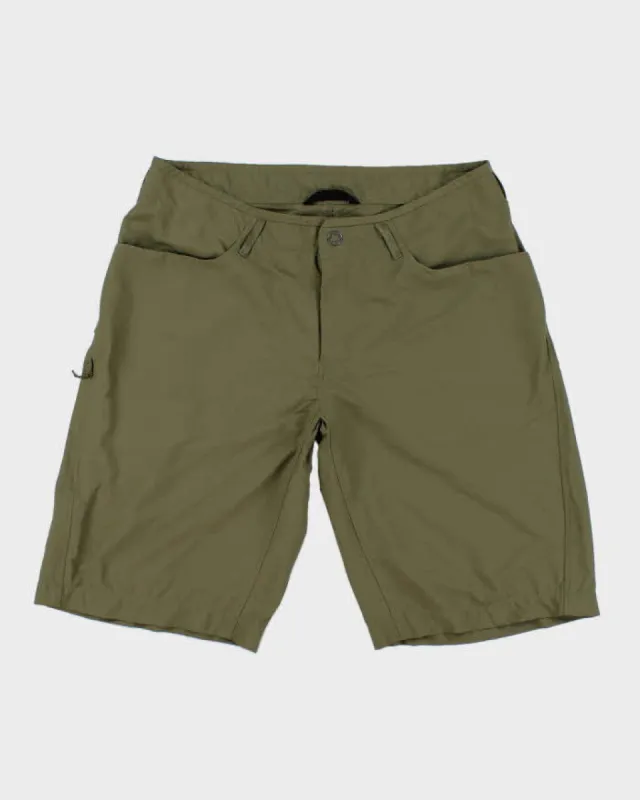 Vintage Arc'teryx Casual Lightweight Shorts - W30 L11 sold by Rokit