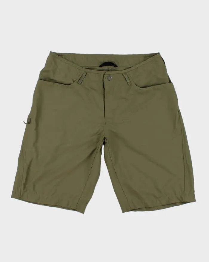 Vintage Arc'teryx Casual Lightweight Shorts - W30 L11 sold by Rokit