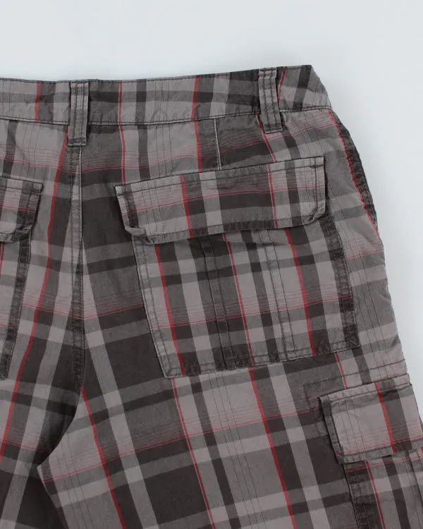 Vintage Checked Baggy Cargo Shorts - W36 L11 sold by Rokit product image thumbnail 4