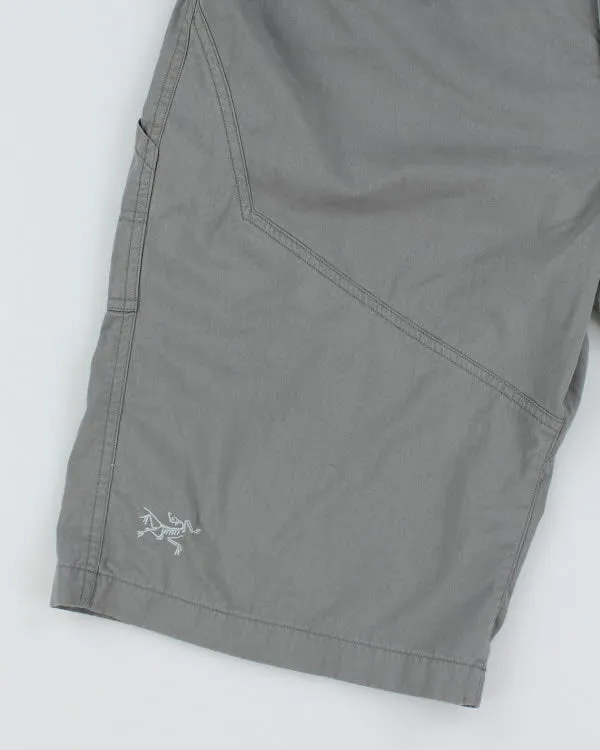 Arc'teryx Cargo Hiking Shorts - W38 L12 sold by Rokit product image thumbnail 4
