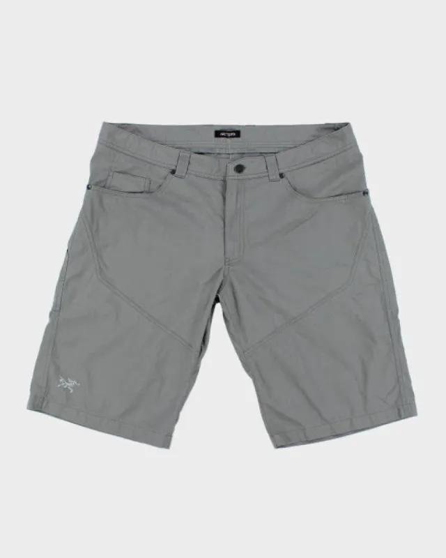 Arc'teryx Cargo Hiking Shorts - W38 L12 sold by Rokit