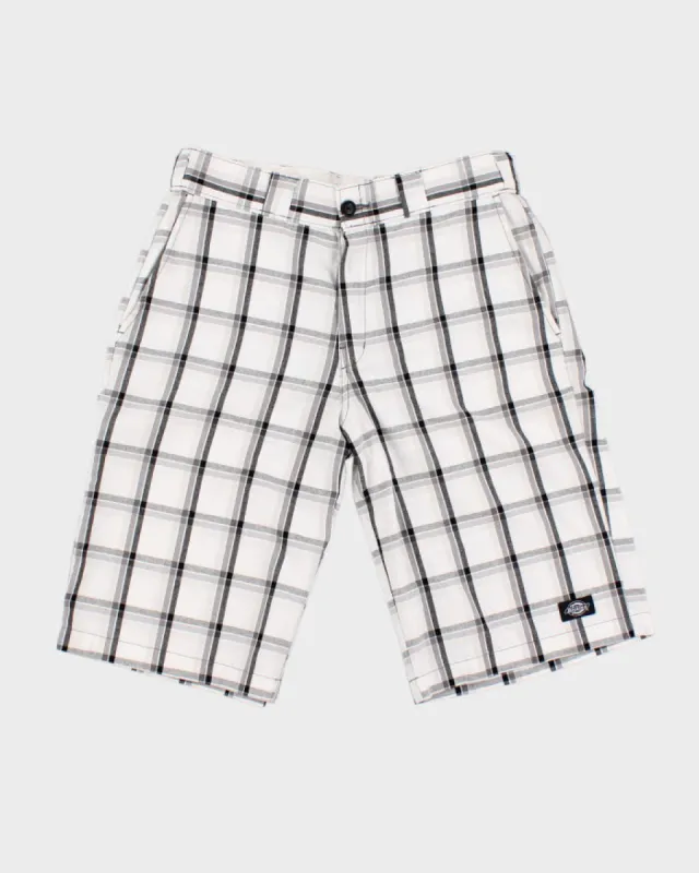 Dickies Regular Fit Check White Shorts - W32 sold by Rokit