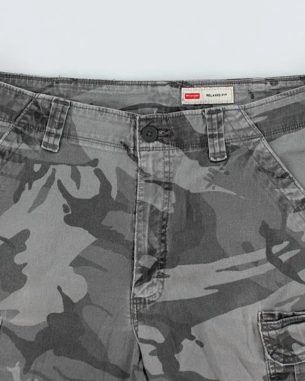 Vintage Camouflage Cargo Shorts - W34 L9 sold by Rokit product image thumbnail 3