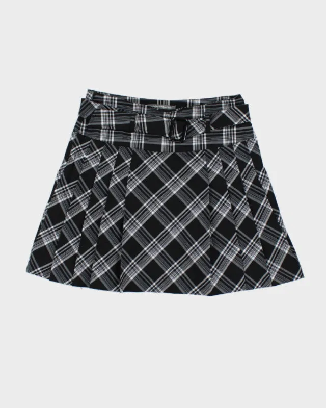 Y2k 00s Pleated Checked Skirt - S sold by Rokit
