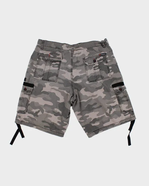 Y2k 00s Airwalk Camouflage Shorts - W36 sold by Rokit product image thumbnail 2