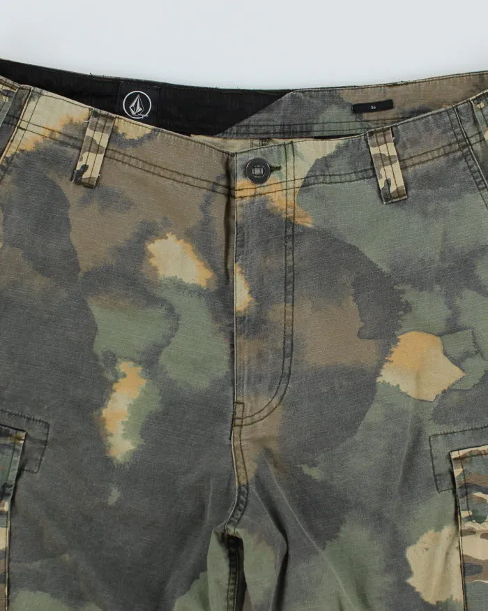 Y2k 00s Volcom Camouflage Cargo Shorts - W36 sold by Rokit product image thumbnail 3