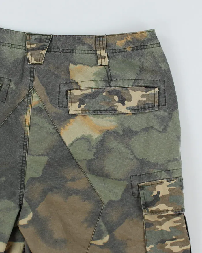 Y2k 00s Volcom Camouflage Cargo Shorts - W36 sold by Rokit product image thumbnail 4