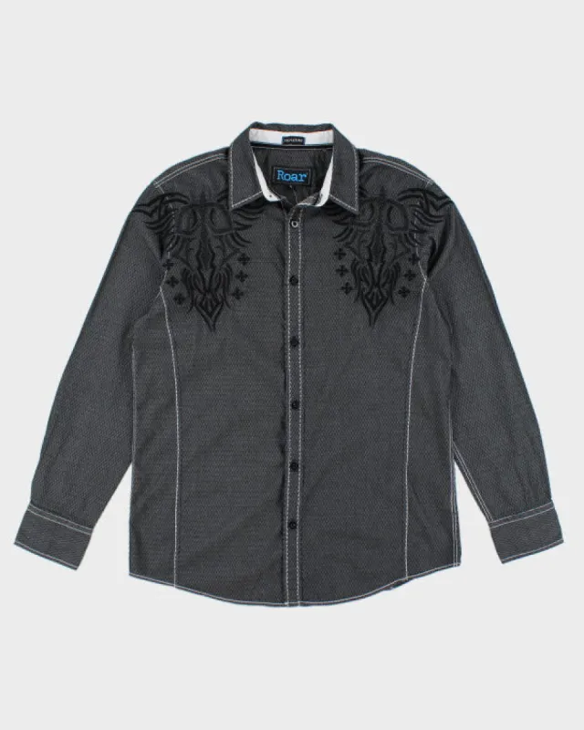 Y2k 00s Roar Embroidered Shirt - M sold by Rokit