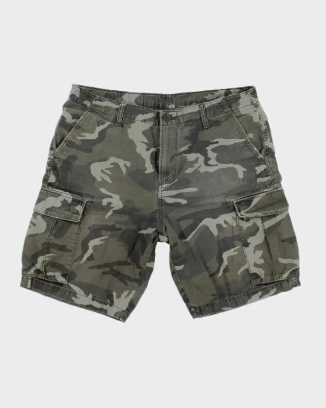 Vintage Camouflage Cargo Shorts - W40 L10 sold by Rokit