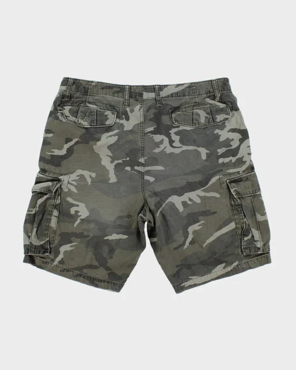 Vintage Camouflage Cargo Shorts - W40 L10 sold by Rokit product image thumbnail 2
