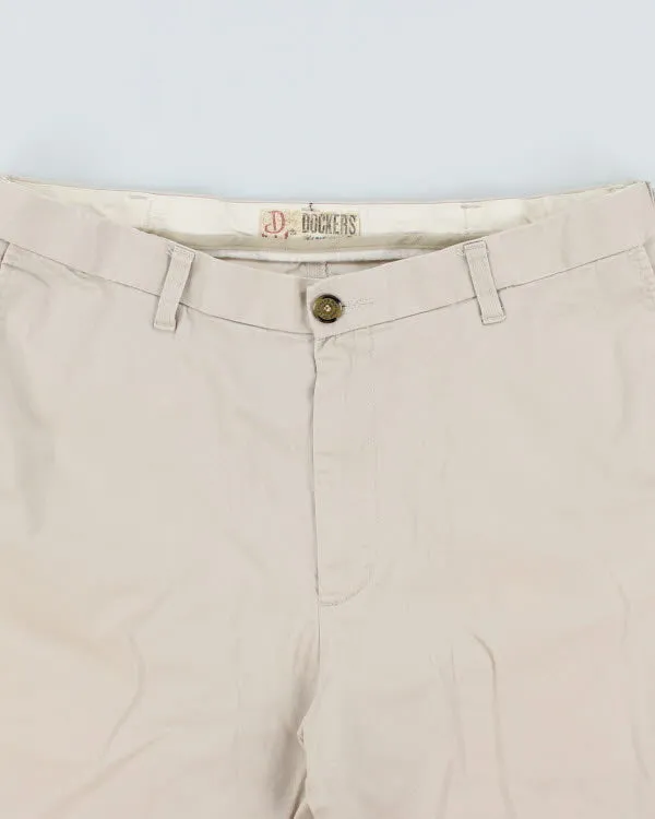 Vintage Dockers High Waisted Chino Shorts - W34 L9 sold by Rokit product image thumbnail 3