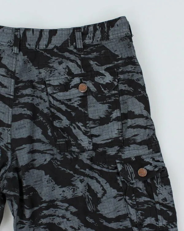 Y2k 00s Blue Camouflage Shorts - W40 sold by Rokit product image thumbnail 4