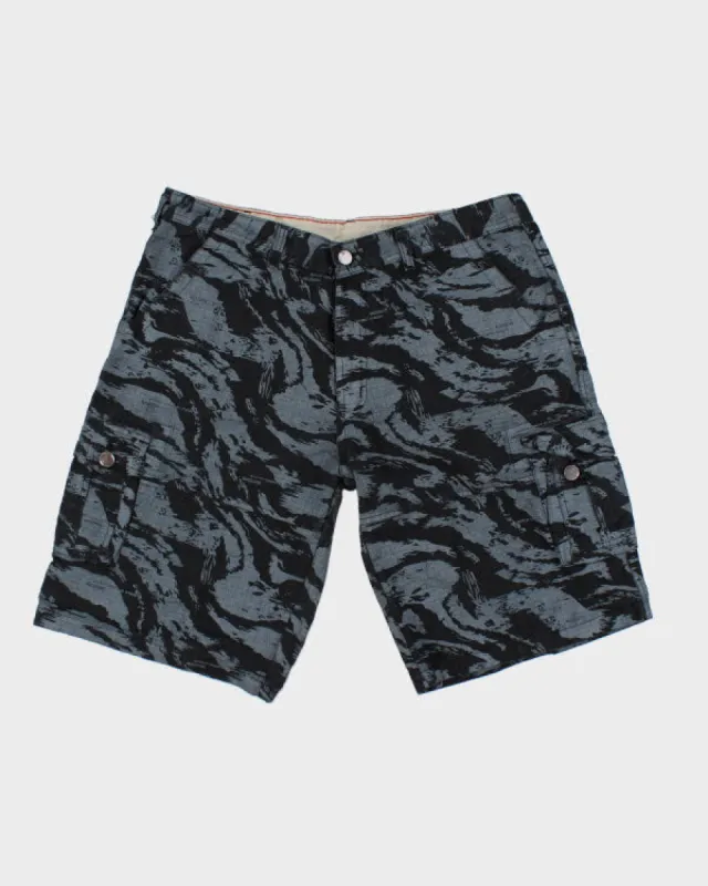 Y2k 00s Blue Camouflage Shorts - W40 sold by Rokit