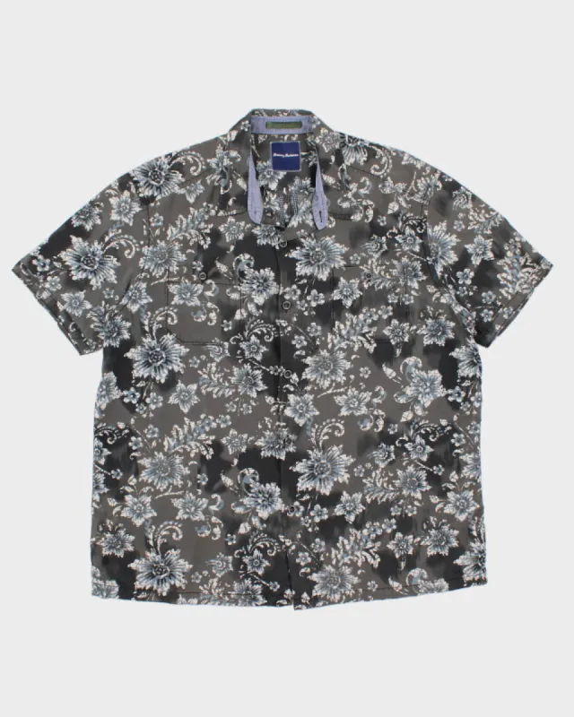 Vintage Men's Grey Floral Print Hawaiian Shirt - XL sold by Rokit
