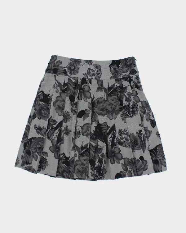 Y2k 00s Floral Grey Mesh Lined Pleated Skirt - XXL sold by Rokit product image thumbnail 2