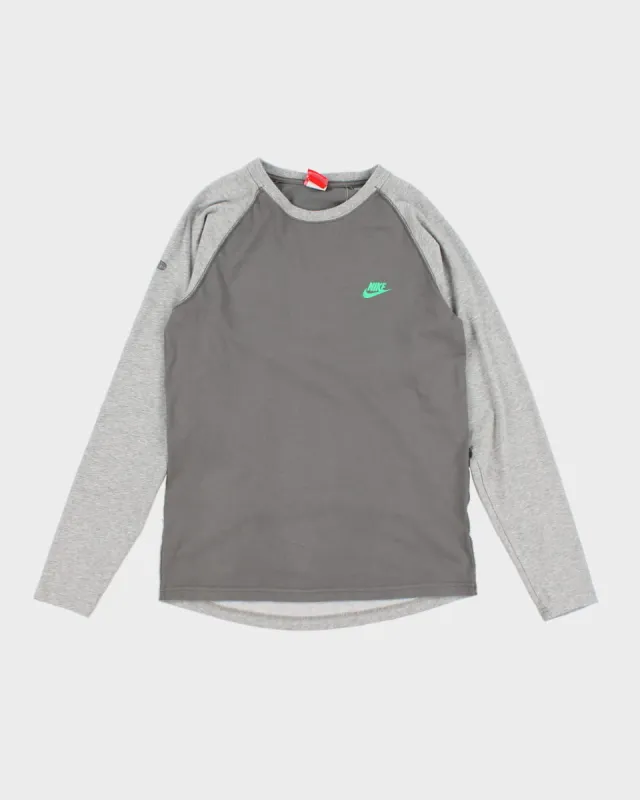 2000's Classic Men's Navy Nike Long Sleeve T-Shirt - M sold by Rokit