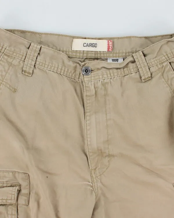 Vintage Levi's Heavyweight Cargo Shorts - W34 L10 sold by Rokit product image thumbnail 3
