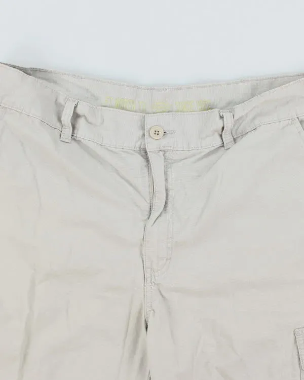 Vintage Dickies Ripstop Cargo Shorts - W36 L10 sold by Rokit product image thumbnail 3