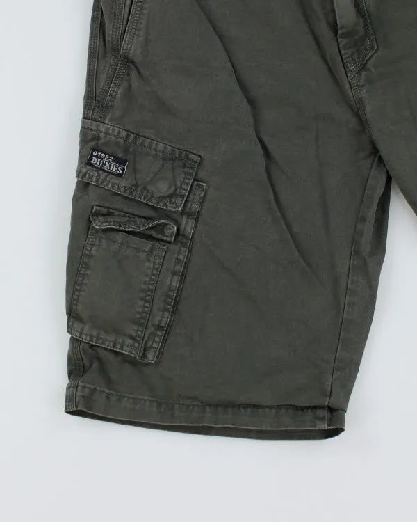 Vintage Dickies Slim Fit Cargo Shorts - W34 L12 sold by Rokit product image thumbnail 4