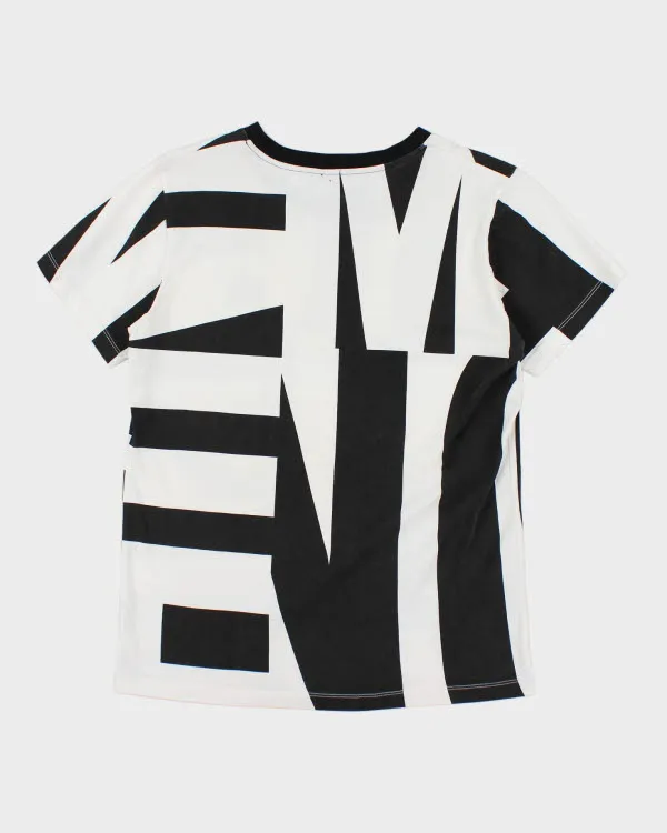 Moschino All Over Print T-shirt - XS sold by Rokit product image thumbnail 2