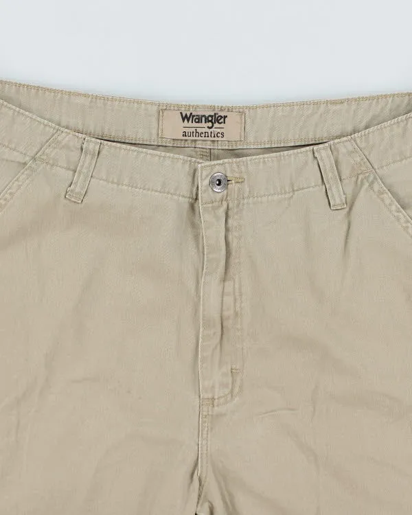 Vintage Wrangler Baggy Cargo Shorts - W36 L10 sold by Rokit product image thumbnail 3
