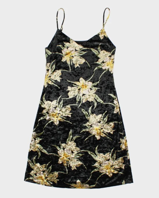 Floral Velour Midi Dress - M sold by Rokit