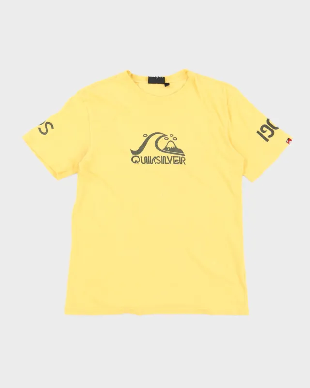 00s Quiksilver Yellow Printed T-Shirt - M made by Rokit