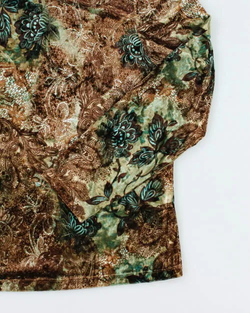 Y2k 00s Velvet Pattern Top - L sold by Rokit product image thumbnail 4