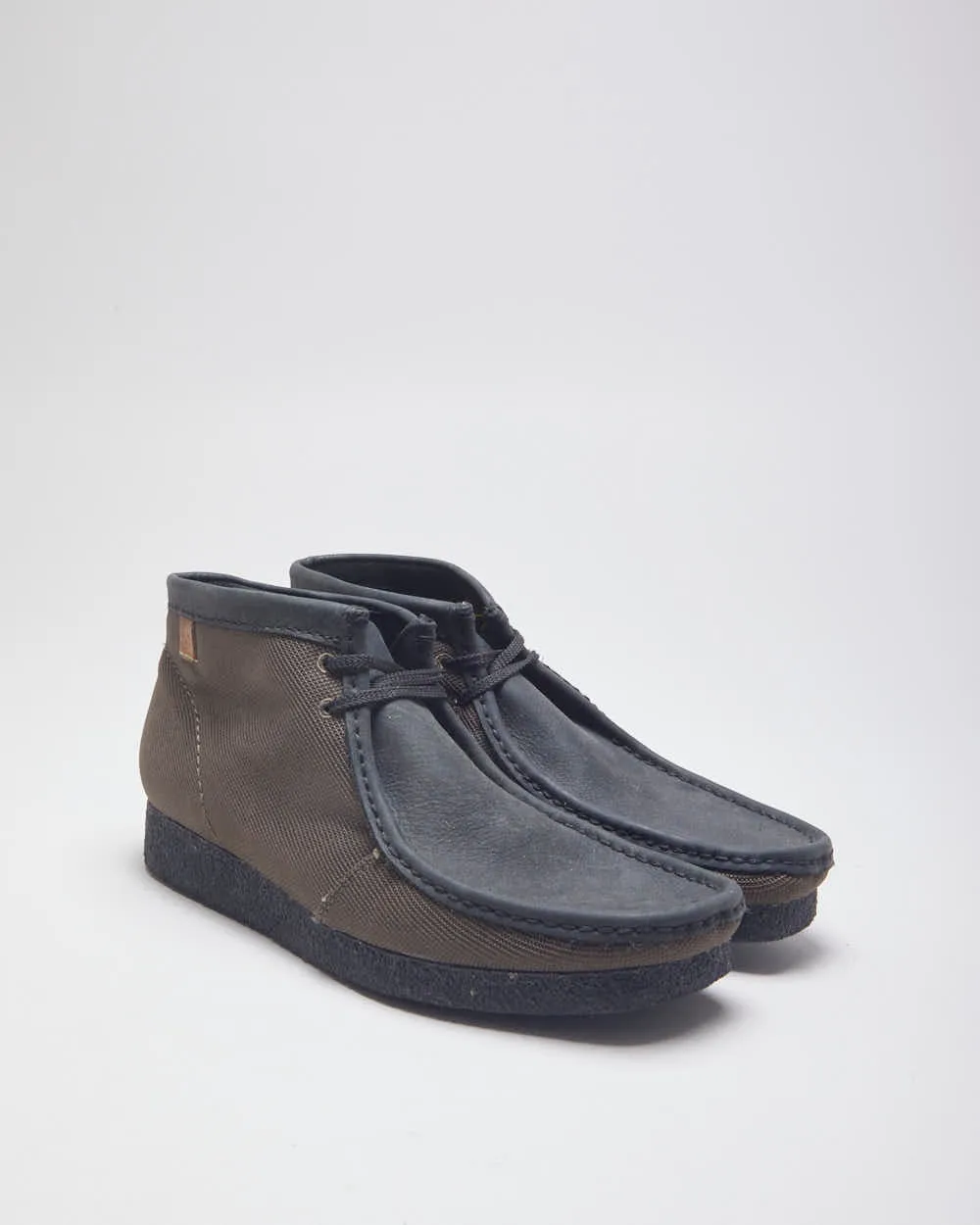 Vintage Clarks Wallabees Mid-top Boots - UK 9.5 sold by Rokit