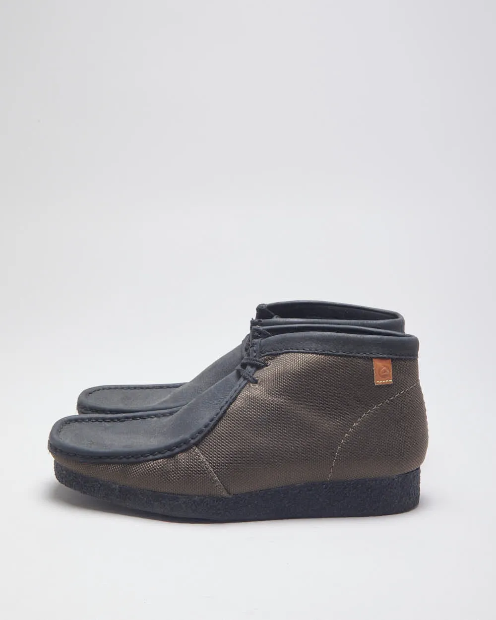 Vintage Clarks Wallabees Mid-top Boots - UK 9.5 sold by Rokit product image thumbnail 5