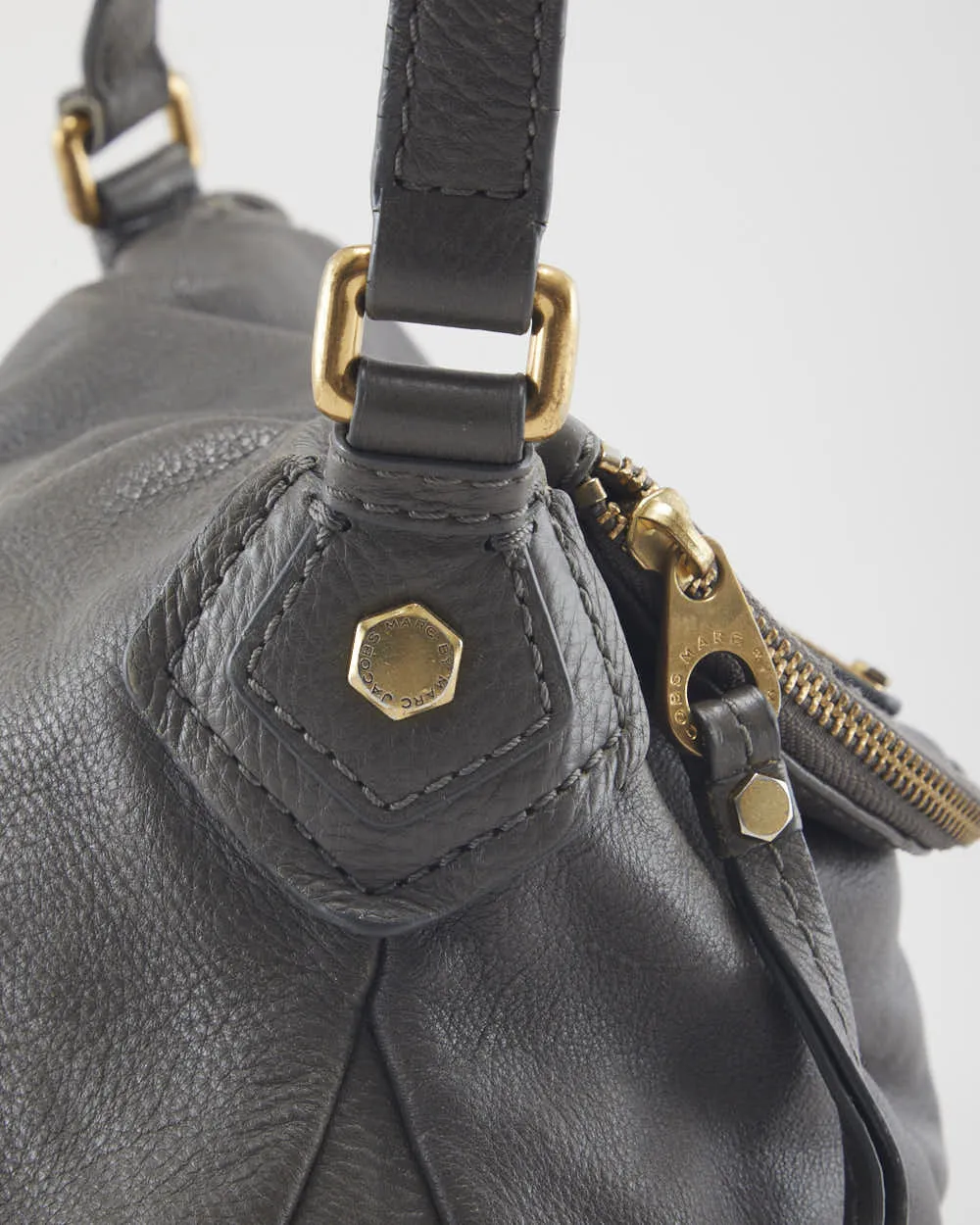 Marc Jacobs Grey Leather Cross-body Bag sold by Rokit product image thumbnail 4