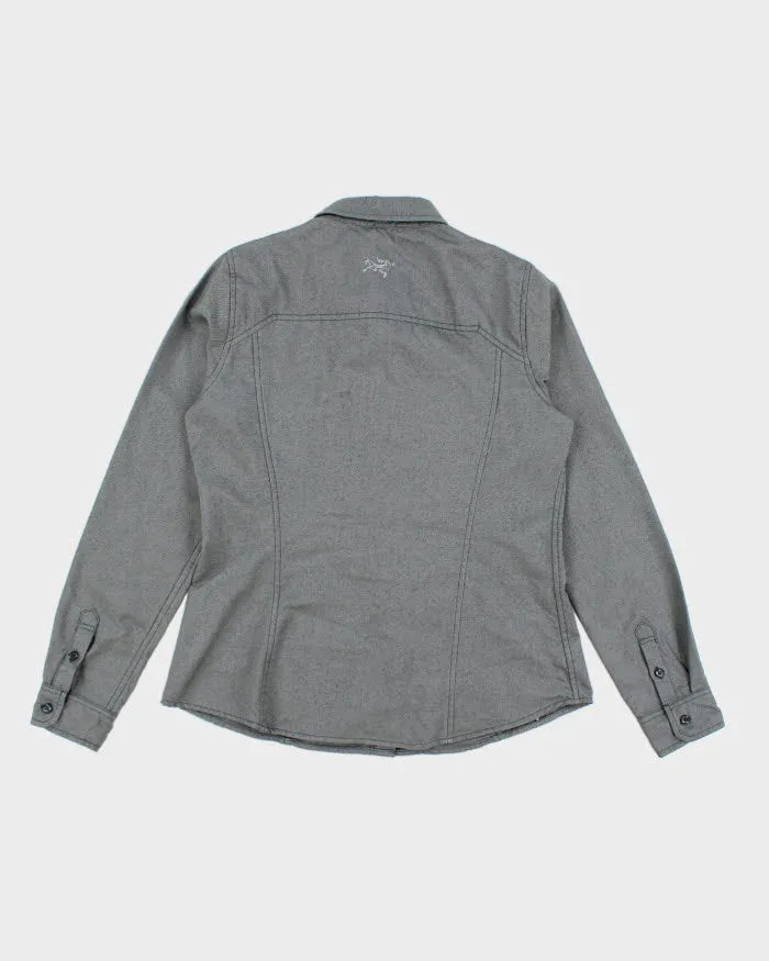 Vintage 2000's Arcteryx Heavyweight Flannel Shirt - L sold by Rokit product image thumbnail 2