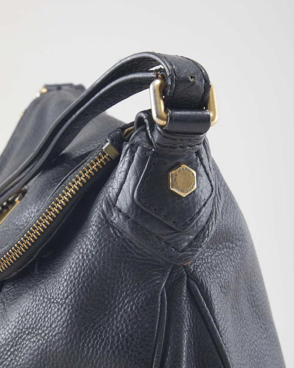 Marc Jacobs Black Leather Cross-body Bag sold by Rokit product image thumbnail 5