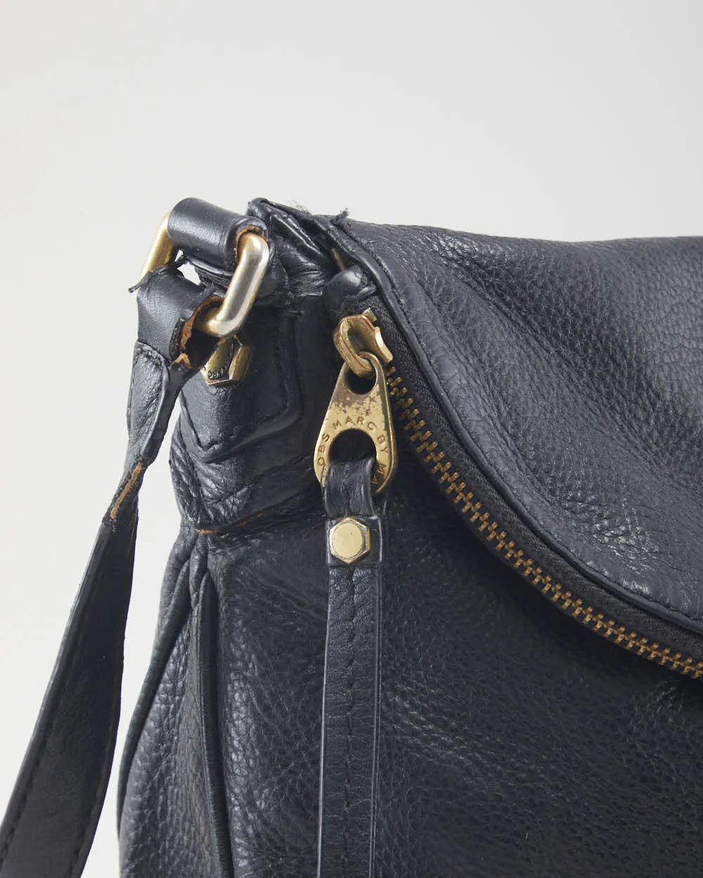 Marc Jacobs Black Leather Cross-body Bag sold by Rokit product image thumbnail 4