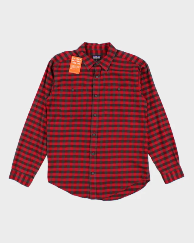 Patagonia Red Plaid Lightweight Flannel Shirt - S made by Patagonia