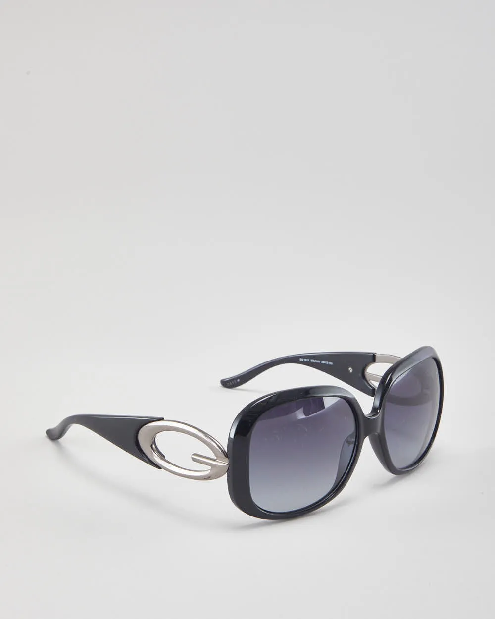Y2k 00s Guess Black Sunglasses sold by Rokit