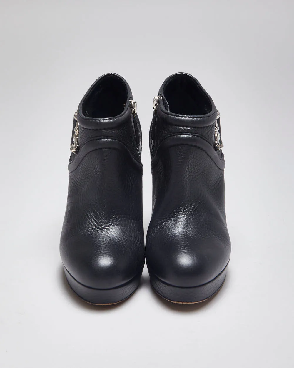 Gucci Leather Heeled Ankle Boot - UK 2 sold by Rokit product image thumbnail 3