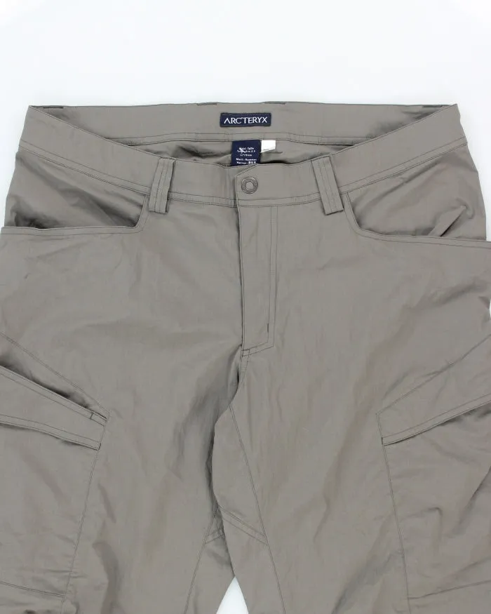 Vintage 2000's Arc'teryx Multi Pocket Cargo Hiking Trousers - W36 L32 sold by Rokit product image thumbnail 3