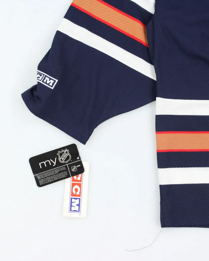 Vintage CCM Edmonton Oilers Oversized NHL Hockey Jersey - S sold by Rokit product image thumbnail 3