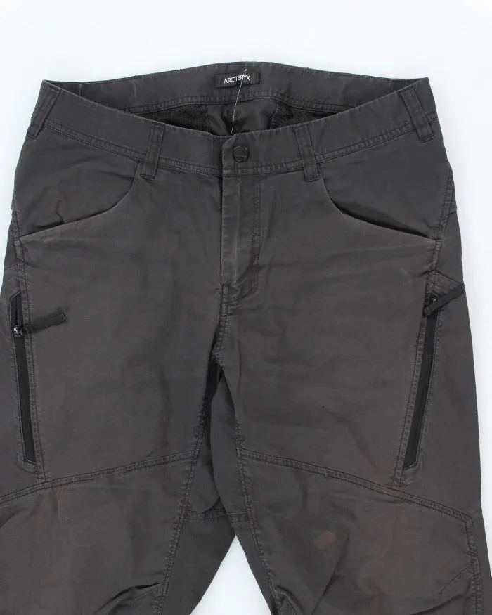 Vintage 2000's Arc'teryx Multi Pocket Cargo Hiking Trousers - W32 L30 sold by Rokit product image thumbnail 3
