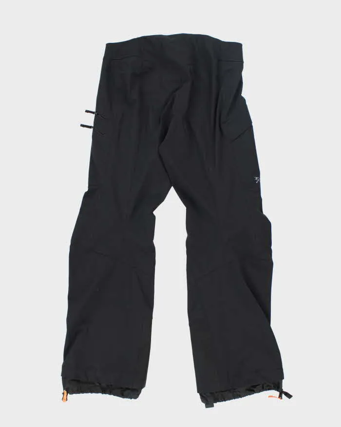 Vintage Women's Arc'teryx Multi Pocket Utility Ski Trousers - W30 L29 sold by Rokit product image thumbnail 2