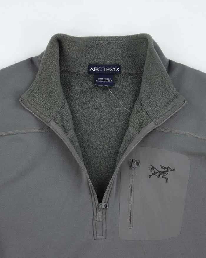 Vintage 2000's Arc'teryx Quarter Zip Fleece - L sold by Rokit product image thumbnail 3