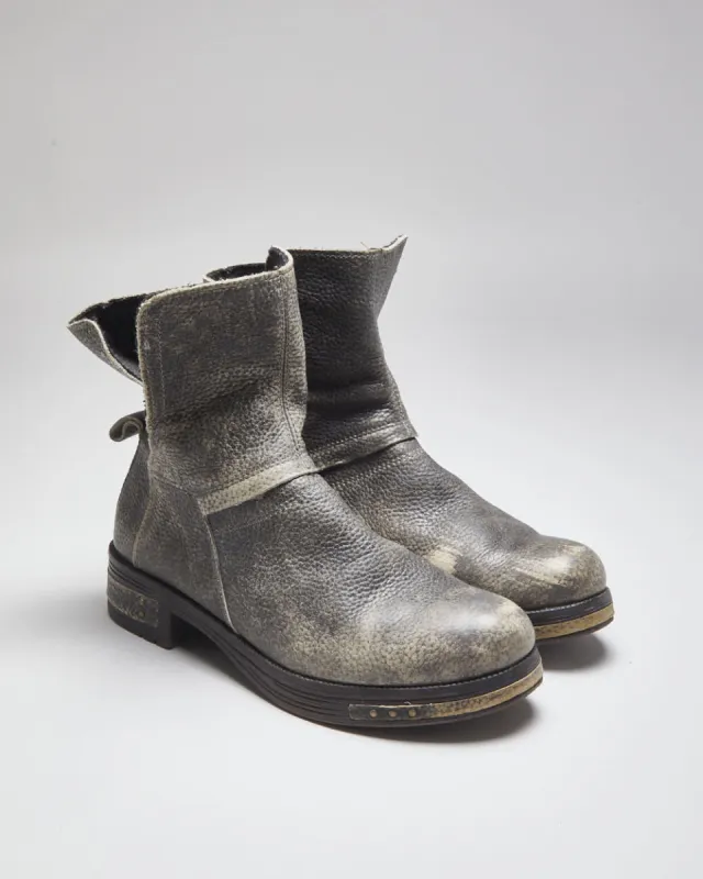Vintage CAT Grey Leather Chelsea Work Boots - UK 8 sold by Rokit