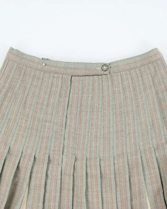 Vintage Highland Queen Pleated Wool Skirt - S sold by Rokit product image thumbnail 3