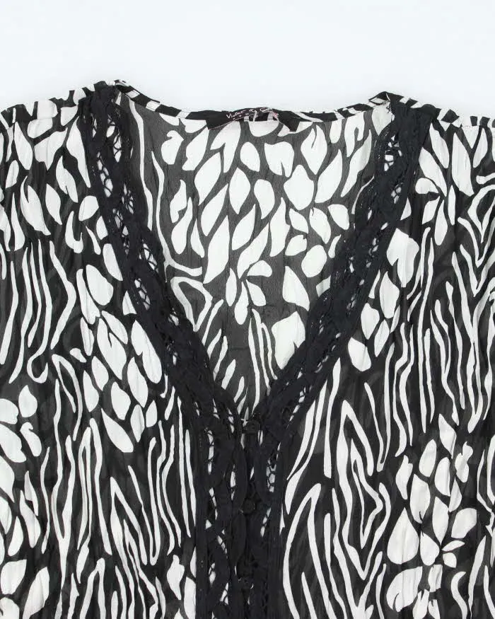 Y2k 00s Violet & Claire Pattern Mesh Blouse - XL sold by Rokit product image thumbnail 3